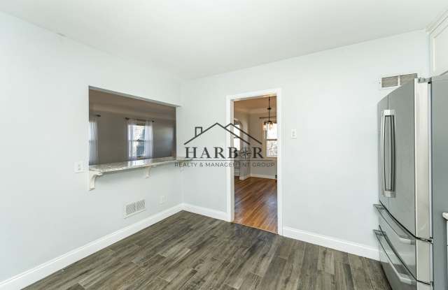 Spacious 4BR House with a Modern Kitchen Gallery 3