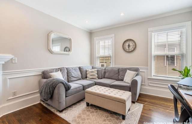 176 Bowen St. Gallery 3