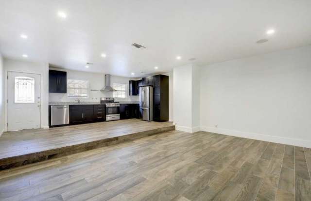 2605  AUDUBON PL Gallery 2