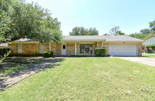 VERY large home in a great location!! photos photos