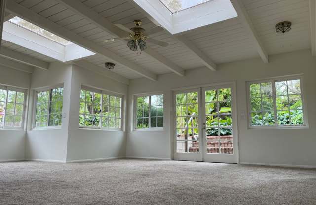 Charming 3 Bedroom 2 Bath Single Family Home with Large Family Room  Office photos photos