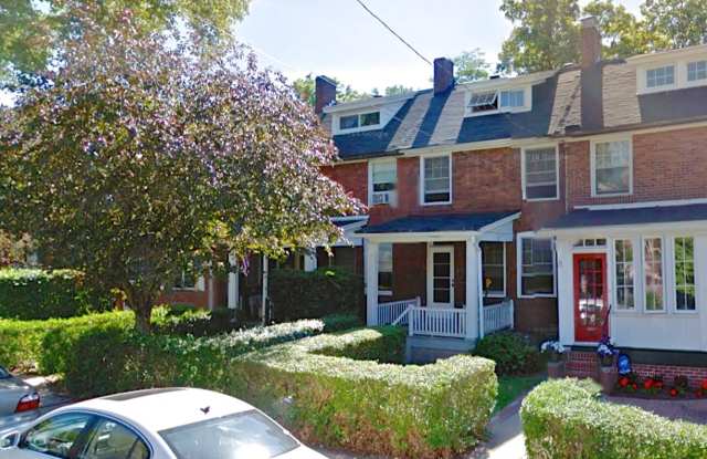 7/1 Great Location! Near Park and Shopping! Hardwood! Deck! photos photos