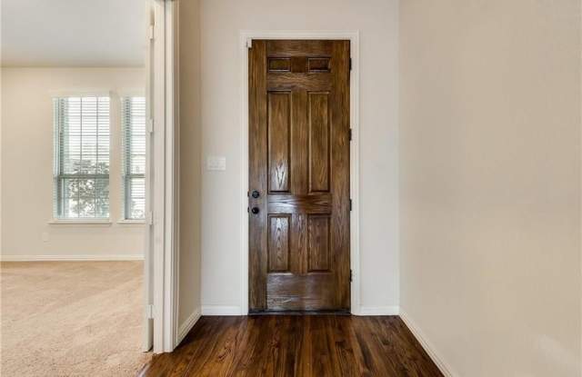 5509 Datewood Lane Gallery 3