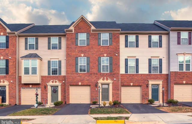 45954 IRON OAK Terrace Gallery 2