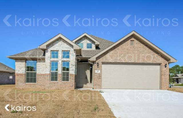 105 White Oak Street - 105 White Oak Street, Gentry, AR 72734