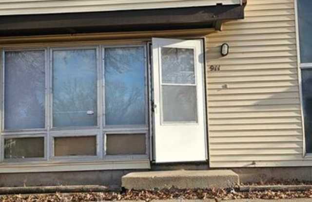 911 N 70th Ter - 911 North 70th Terrace, Kansas City, KS 66112