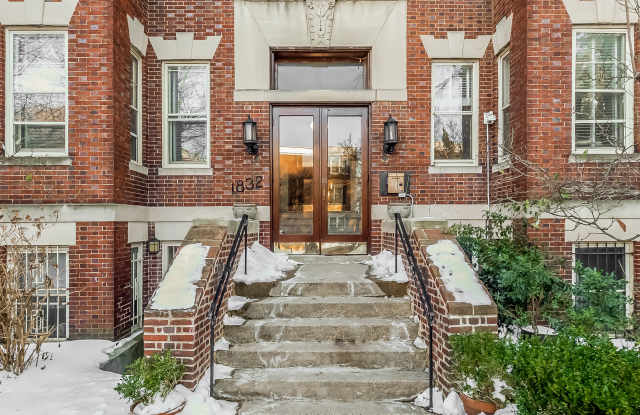 1832 Biltmore St NW Apt B2 photos photos