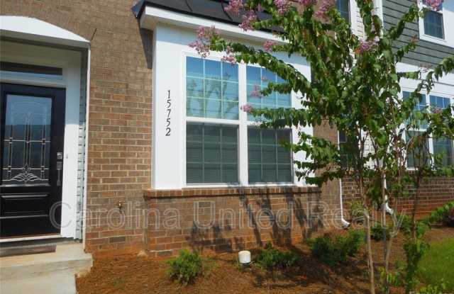 15752 Country House St Gallery 2