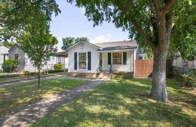REMODELED COTTAGE! - 2435 Burlington Boulevard, Dallas, TX 75211