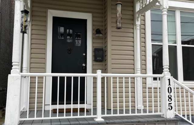 1085 E Long Street photos photos