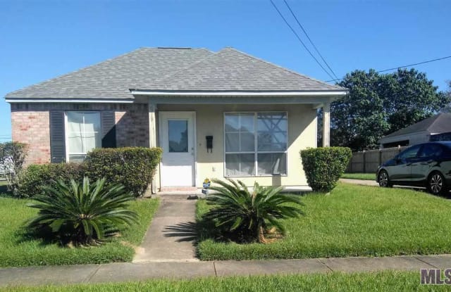 918 WOODHILL DR - 918 Woodvine Drive, Baton Rouge, LA 70806