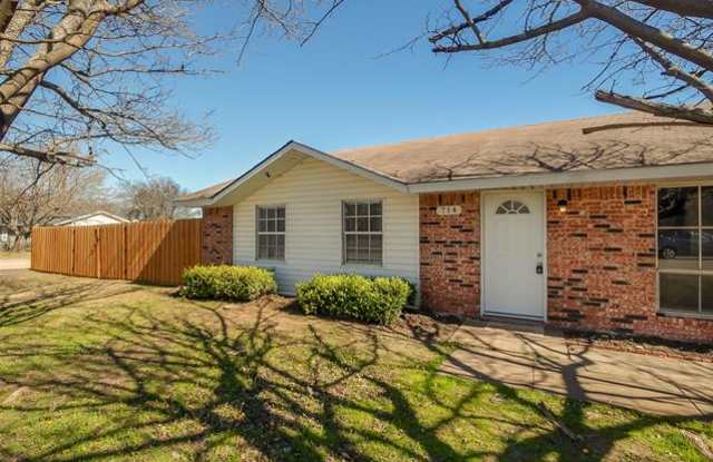 714 N Spears Street - 714 North Spears Street, Alvarado, TX 76009