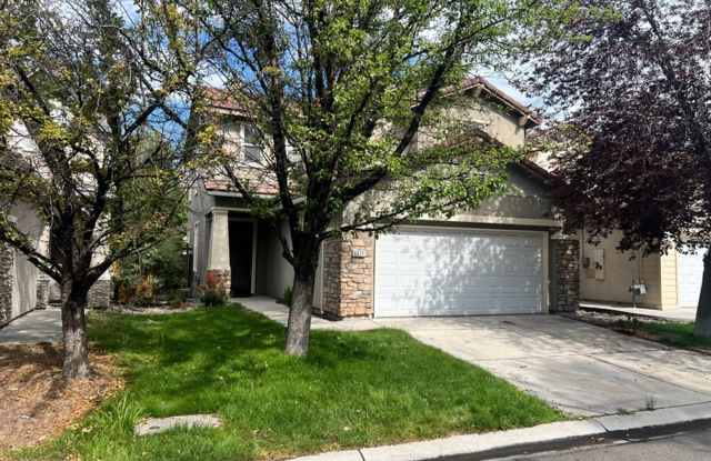 <b> Three bedroom in gate community - East Sparks<br><br> photos photos