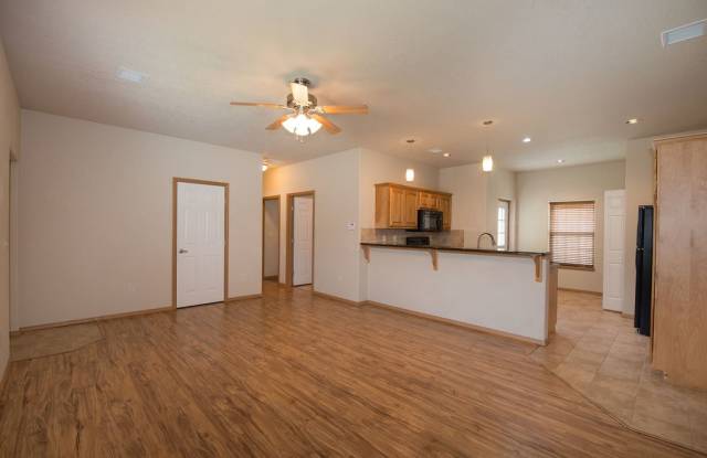 201 E Karla Gallery 4