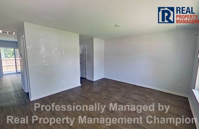 Spacious Home w/Open Living, Fireplace, Fenced Yard & Solar Panels Gallery 3