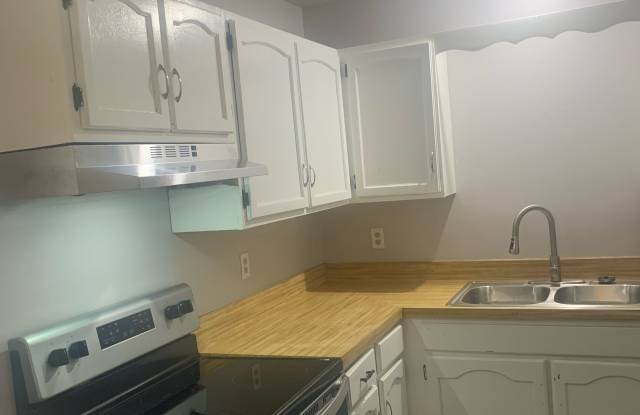 5421 Midvale Drive Gallery 2