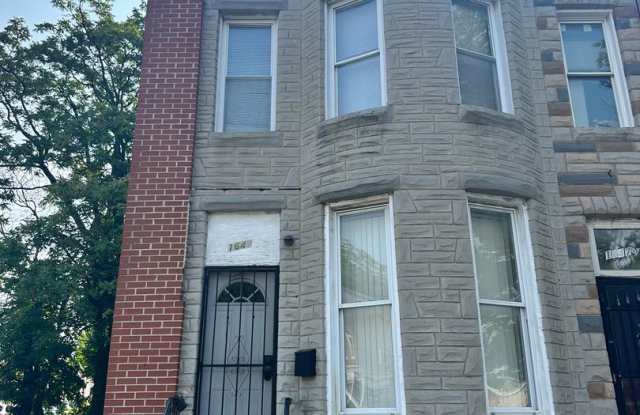 Spacious Home for Rent! W/D Hook-Up! Available Now! Gallery 1