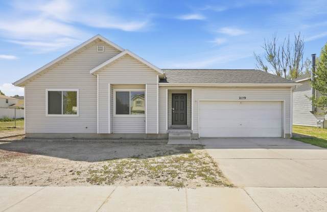 Spacious 3 Bed, 2 Bath Pet-Friendly Home with Central Air & 2-Car Garage! - Available NOW! photos photos Spacious 3 Bed, 2 Bath Pet-Friendly Home with Central Air & 2-Car Garage! - Available NOW! photos photos