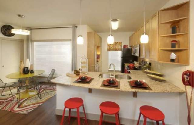 2832 Bartons Bluff Ln Gallery 4
