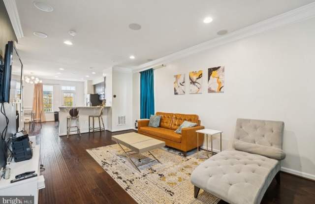 3421 11TH Place SE Gallery 3