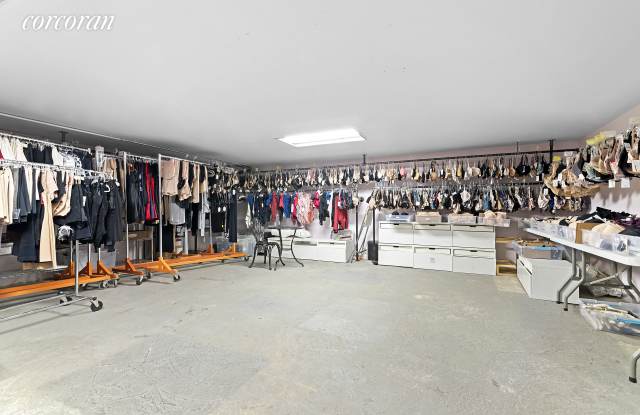 200 Bedford Avenue Gallery 4
