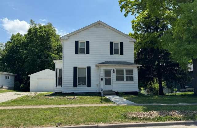 Newly Remodeled 4 Bed House Available Now! photos photos