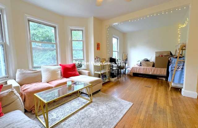 210 Freeman St #2B Brookline MA 02446 Gallery 4