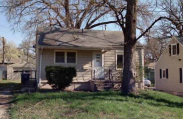 3115 Seneca Avenue photos photos