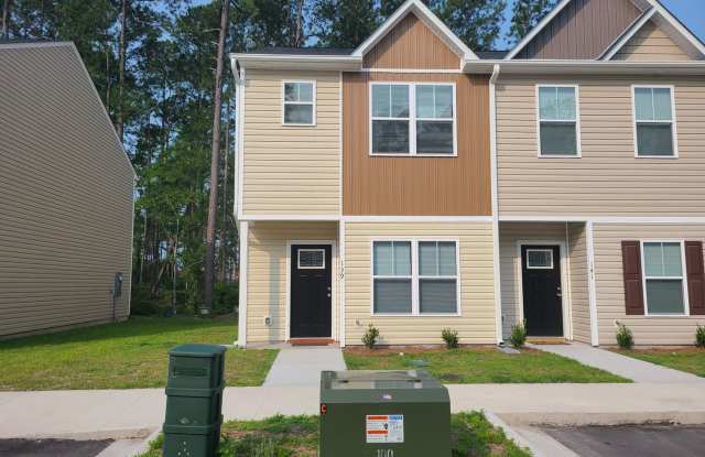 End unit 2 bedroom 2.5 bath townhome - Holly Ridge Gallery 2