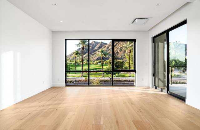 4575 N Phoenician Boulevard Gallery 4