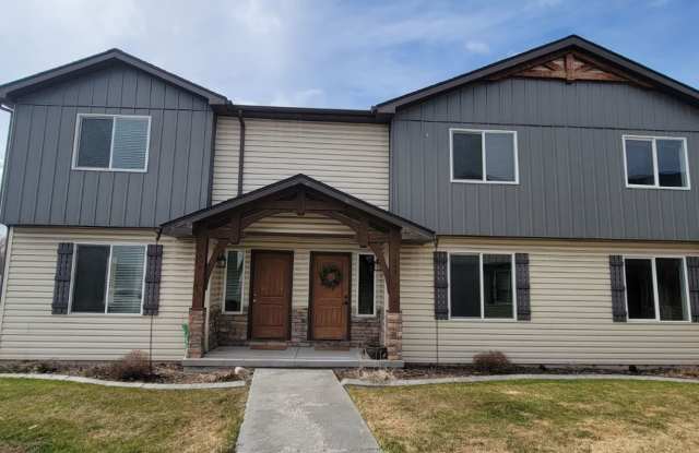 3 bed, 1.5 bath End Unit in The Meadows Townhomes - 550 Sunflower Road, Rexburg, ID 83440