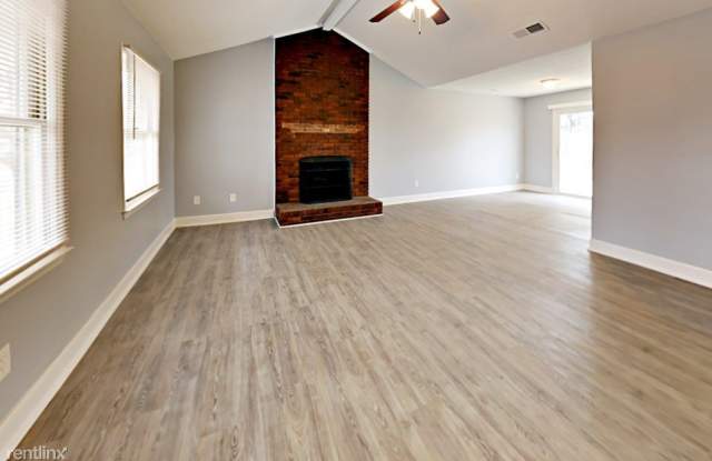 9132 Moss Cove Court Gallery 2