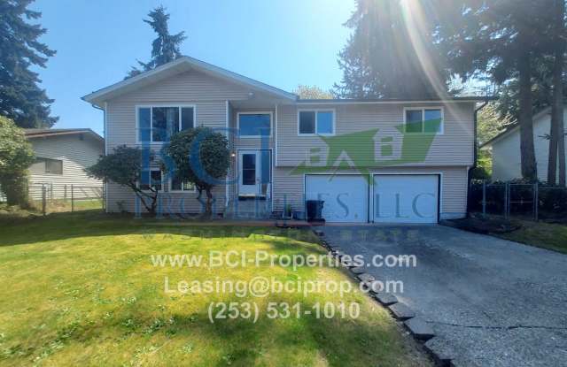 Beautiful 4 Bedroom/ 3 Bath Home close to Sunnyside Beach Park/ JBLM/ Fort Steilacoom! photos photos