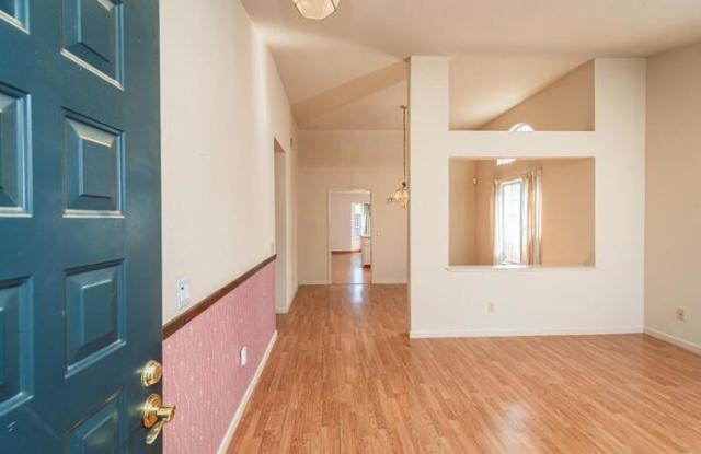 1415 New England Drive Gallery 2