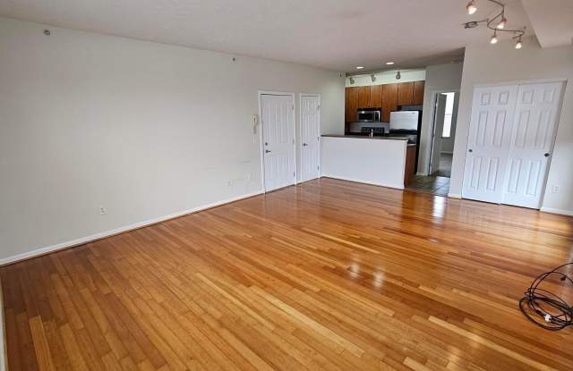 120 E Mound Street - 120 East Mound Street, Columbus, OH 43215