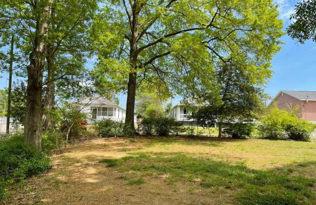 527 Johns Lane Gallery 3
