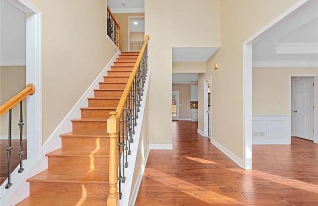 560 Kimball Crest Court Gallery 3