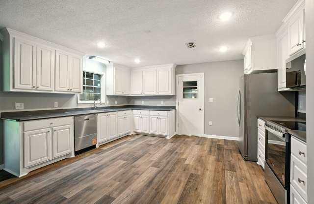 103 Parkwood Dr - 103 Parkwood Drive, West Hattiesburg, MS 39402