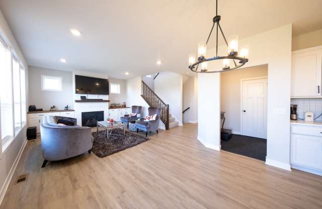 18317 Glacier Way - 18317 Glacier Way, Lakeville, MN 55024