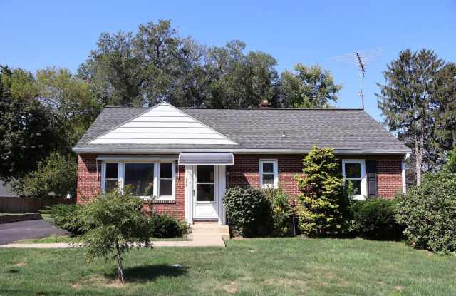 Bungalow in Penn Manor : 2bd/1ba photos photos