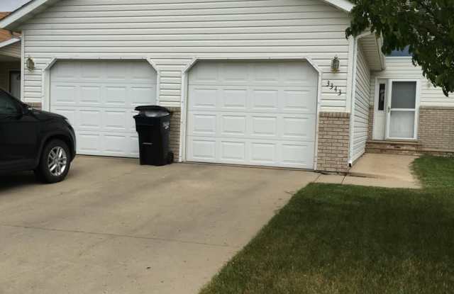 3 bedroom 2 bathroom Twinhome for rent! Gallery 4