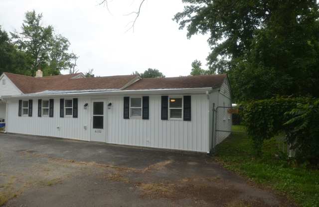 Updated and Charming 3 Bedroom 1.5 Bathroom - in Townsend photos photos