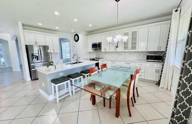 10726 CABBAGE TREE Loop Gallery 4