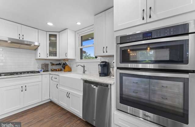 13728 GRAN DEUR Drive Gallery 3