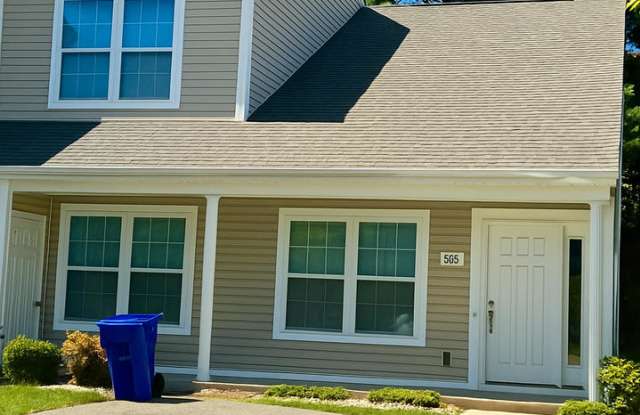 505 Pin Oak | 3 bed 2 bath Townhouse | Available now photos photos