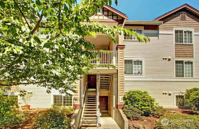 Bright 3-Bedroom Ground Floor Condo – Sundance at Klahanie, WA Updated  Move-In Ready with Clubhouse Amenities photos photos