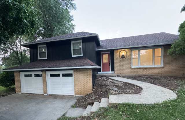 Stunning 4 Bed Newly remodeled! - 2508 Northwest 86th Street, Kansas City, MO 64154