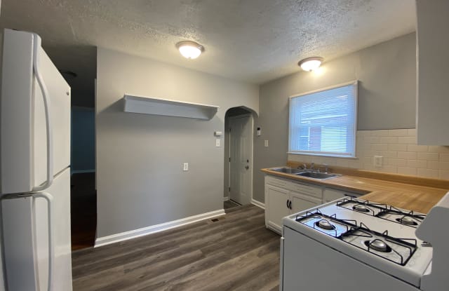 4065 Clarendon Road Gallery 2
