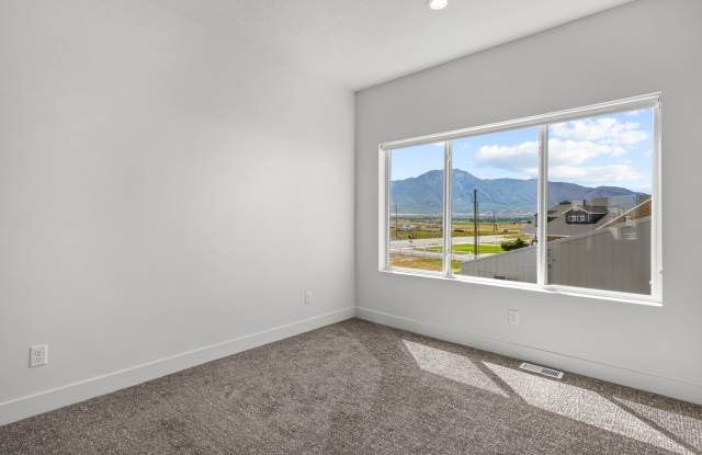 521 W 1760 N - 25 Gallery 4