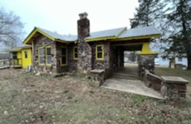 Come take a look at this 3-bedroom 2-bath home in New Blaine. photos photos